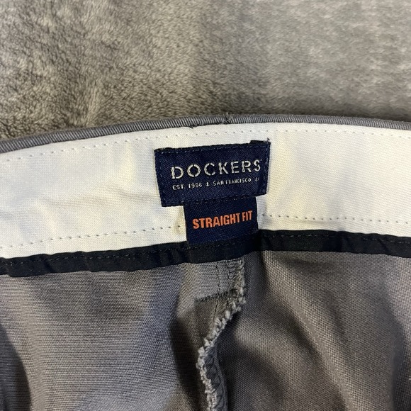 Men's Dockers 40x32 (Meas. 40x31) All Motion Comfort Straight Fit, Dark Grey - Picture 6 of 7